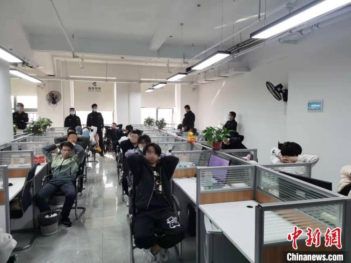 抓捕現(xiàn)場?！￠L沙市公安局供圖