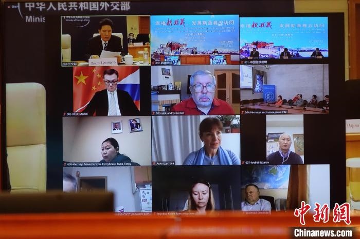 “幸福新西藏、發(fā)展新畫卷”云訪問活動在拉薩、北京、莫斯科等地同時舉行?！∪轿木?攝