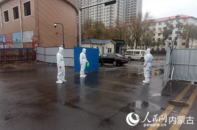 東瓦窯市場有序恢復(fù)開放。賽罕區(qū)融媒體中心供圖