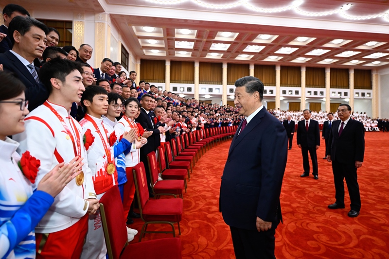 2022年4月8日，習(xí)近平總書記會見北京冬奧會、冬殘奧會突出貢獻(xiàn)集體代表、突出貢獻(xiàn)個人和中國體育代表團(tuán)成員。
