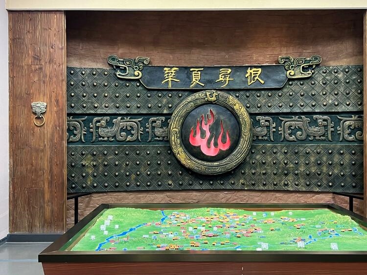 鑒往知來，跟著總書記學(xué)歷史丨走進一座博物館，尋根五千年中華文明