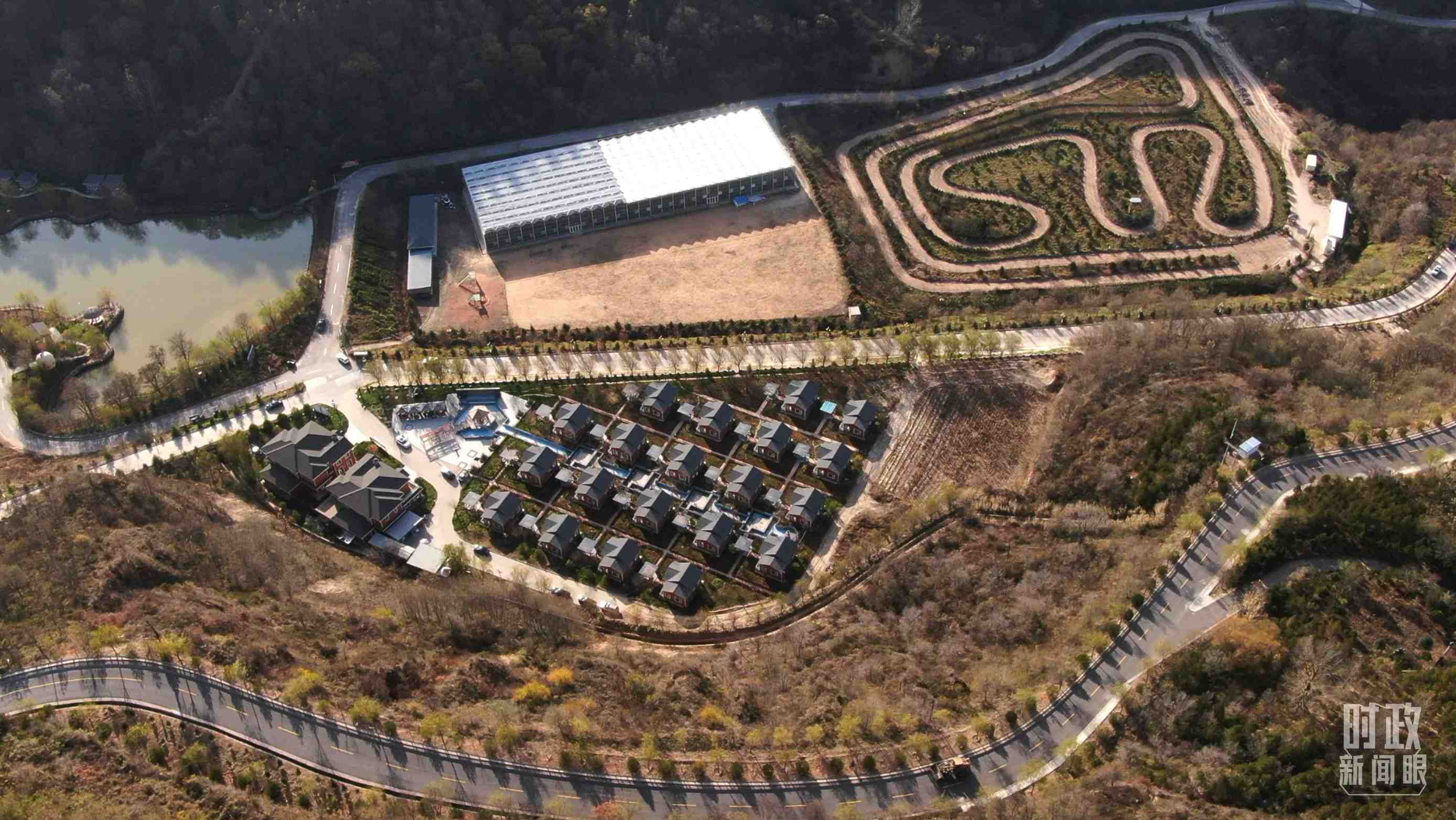 △延安市安塞區(qū)高橋鎮(zhèn)南溝村。2022年10月，總書(shū)記曾到這里考察調(diào)研。（總臺(tái)記者劉海濤、錢(qián)金庫(kù)拍攝）