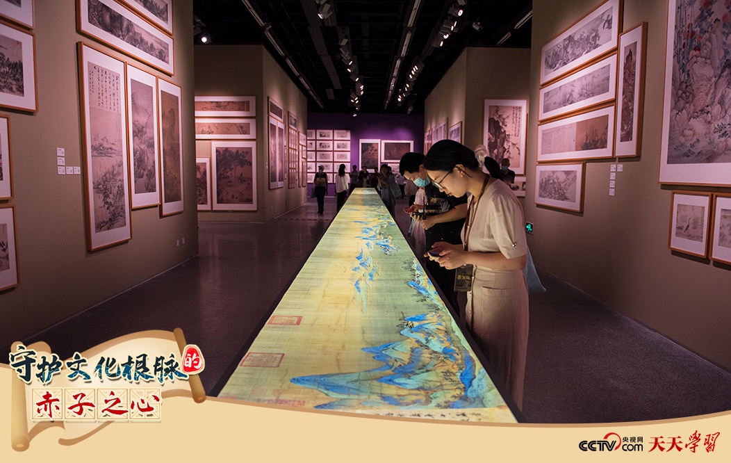 2023年7月1日，觀眾在浙江寧波美術(shù)館參觀中國歷代繪畫大系成果展·寧波特展。