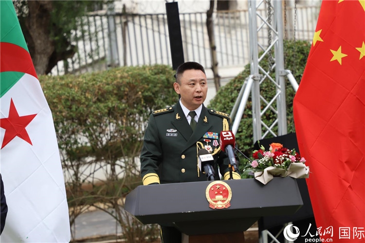 圖為胡璽鈞武官致辭。人民網(wǎng)記者 王傳寶攝