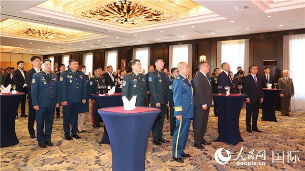中國駐蒙古國使館慶祝建軍96周年招待會現(xiàn)場。人民網(wǎng)記者 霍文攝