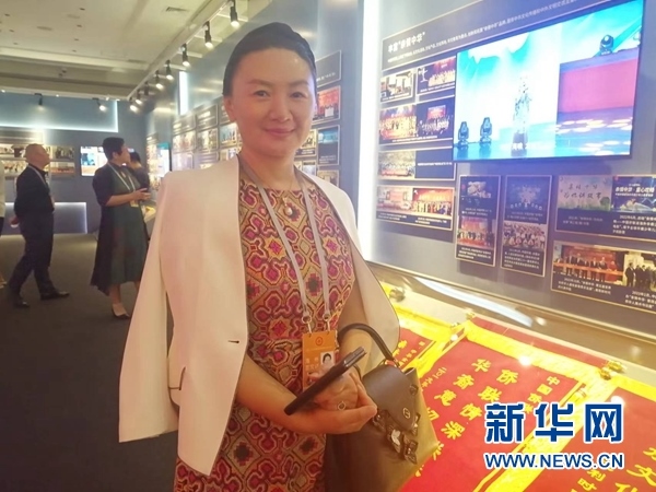 英國川商聯(lián)合總會會長宋汶栗。新華網記者 侯強 攝