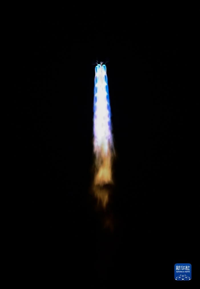 9月7日02時14分，我國在酒泉衛(wèi)星發(fā)射中心使用長征四號丙運載火箭，成功將遙感三十三號03星發(fā)射升空，衛(wèi)星順利進入預定軌道，發(fā)射任務獲得圓滿成功。新華社發(fā)（汪江波 攝）