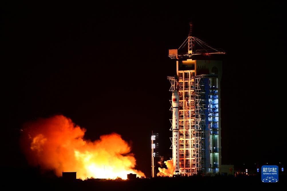 9月7日02時14分，我國在酒泉衛(wèi)星發(fā)射中心使用長征四號丙運載火箭，成功將遙感三十三號03星發(fā)射升空，衛(wèi)星順利進入預定軌道，發(fā)射任務獲得圓滿成功。新華社發(fā)（汪江波 攝）