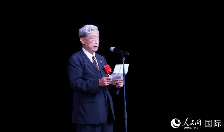 全華聯(lián)會長何德倫發(fā)表致辭。人民網 蔣曉辰攝