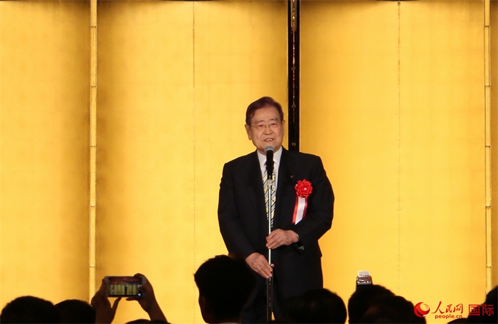 日中協(xié)會會長野田毅致祝酒辭。人民網 許可攝