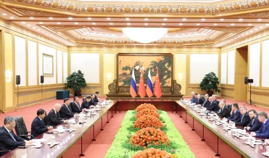 10月18日中午，國(guó)家主席習(xí)近平在北京人民大會(huì)堂同來華出席第三屆“一帶一路”國(guó)際合作高峰論壇的俄羅斯總統(tǒng)普京舉行會(huì)談。新華社記者 姚大偉 攝