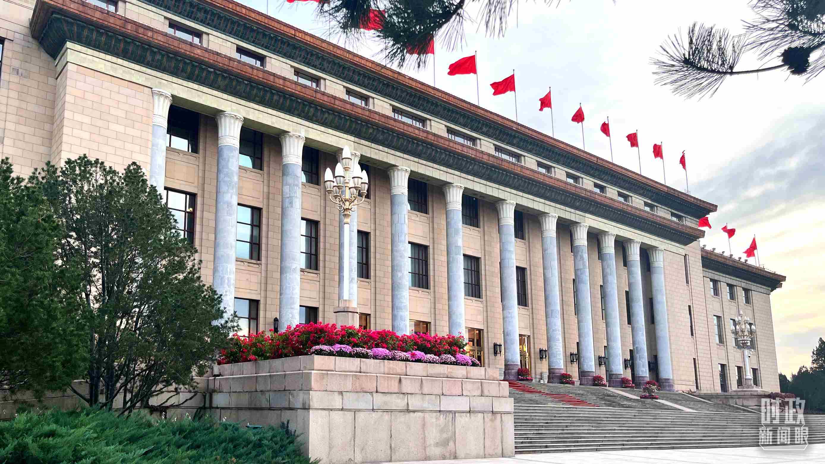 △10月18日，5場(chǎng)會(huì)談會(huì)見在北京人民大會(huì)堂舉行。（總臺(tái)央視記者張垚拍攝）