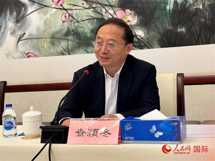10月31日，蘇州市人民政府副市長(zhǎng)查穎冬在第五屆中法文化論壇媒體吹風(fēng)會(huì)上講話。（人民網(wǎng) 謝瑩攝）