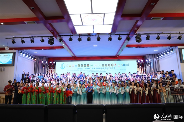 獲獎(jiǎng)選手合影。人民網(wǎng)記者 孫廣勇攝