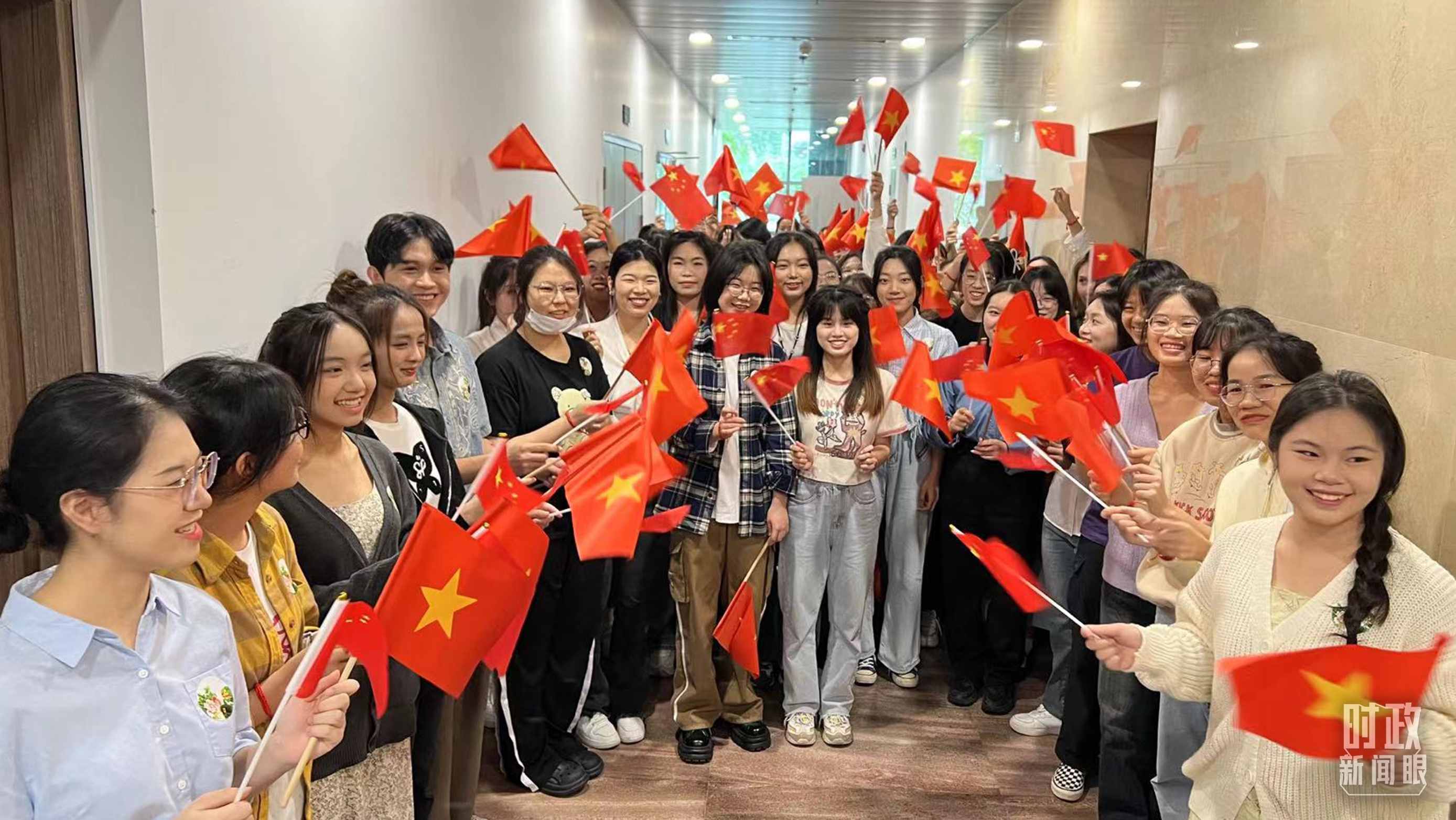 △中越青年齊聚一堂。（總臺(tái)央視記者程鋮拍攝）