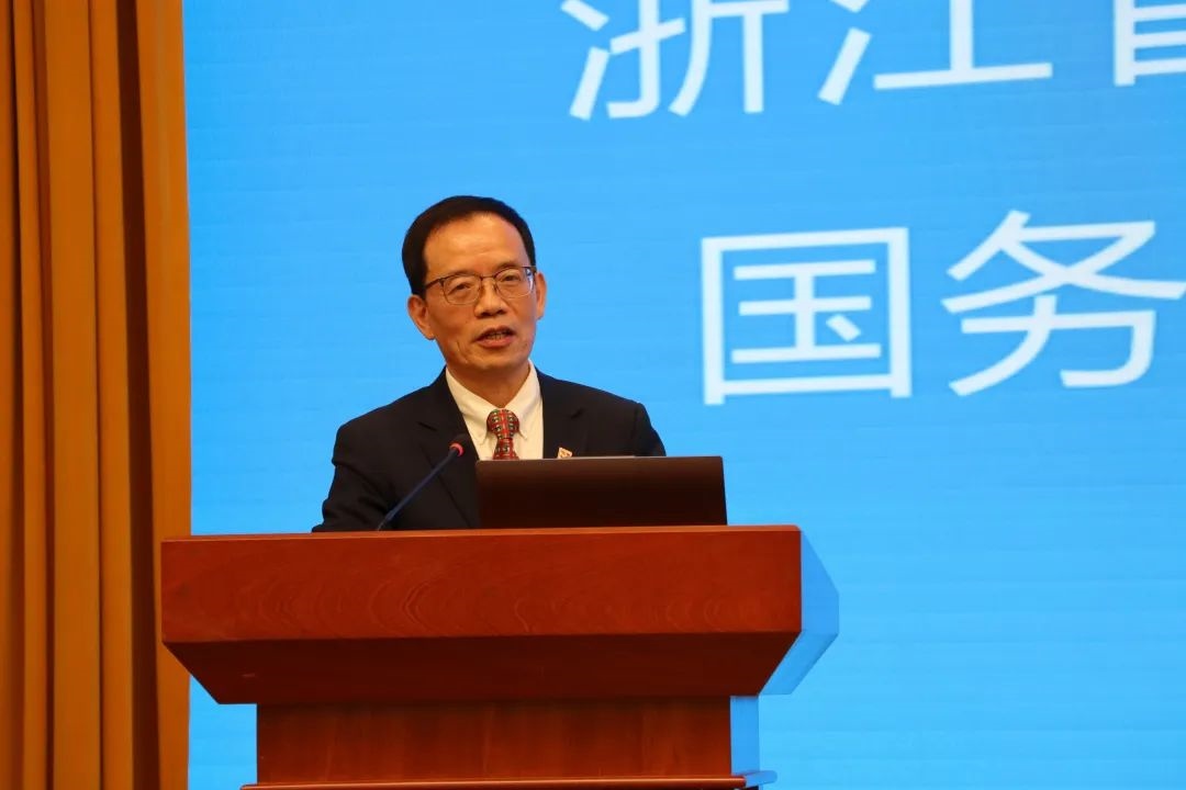 浙江省區(qū)域國(guó)別與國(guó)際傳播研究智庫(kù)聯(lián)盟首席專家、浙江師范大學(xué)非洲區(qū)域國(guó)別學(xué)學(xué)部學(xué)術(shù)委員會(huì)常務(wù)副主任劉鴻武致辭。主辦方供圖