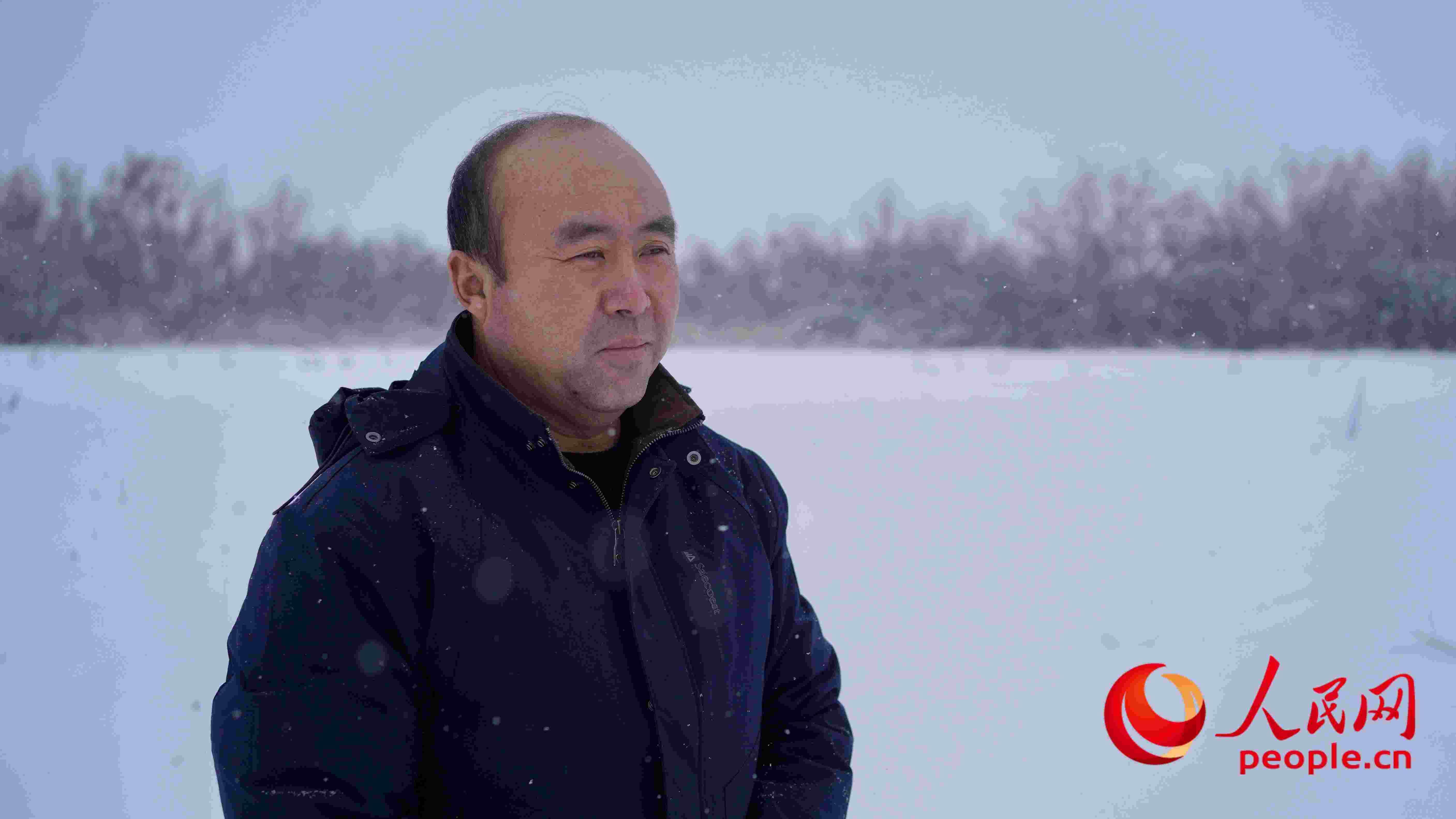 馬曉華回憶當(dāng)年和父親一起種樹(shù)的情形，滿是懷念。人民網(wǎng) 周靜圓攝