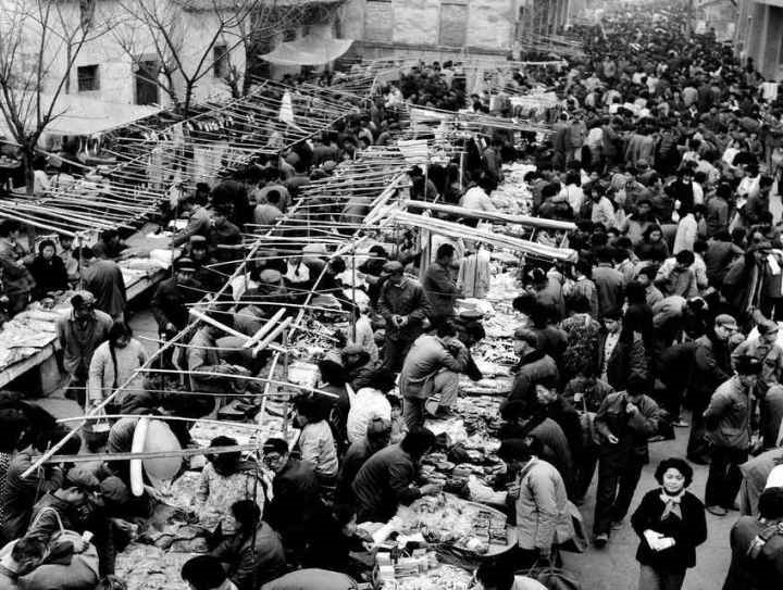 1982年，義烏湖清門馬路市場場景。拍友 金福根 攝