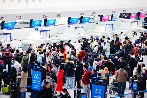 2024年春運首日，大興機(jī)場預(yù)計保障進(jìn)出港旅客13.59萬人次。大興機(jī)場供圖