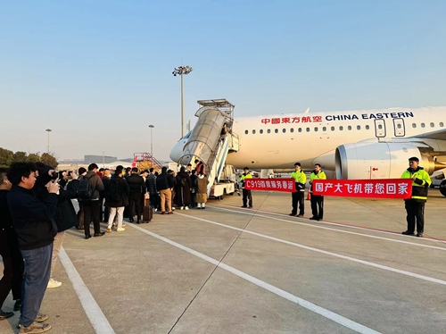 2024春運第一天，東航4架C919大飛機(jī)全部投入商業(yè)運營。東航供圖