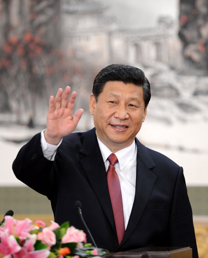 2012年11月15日，剛剛在中共十八屆一中全會(huì)上當(dāng)選中共中央總書(shū)記的習(xí)近平在北京人民大會(huì)堂同采訪十八大的中外記者親切見(jiàn)面。新華社記者 謝環(huán)馳 攝