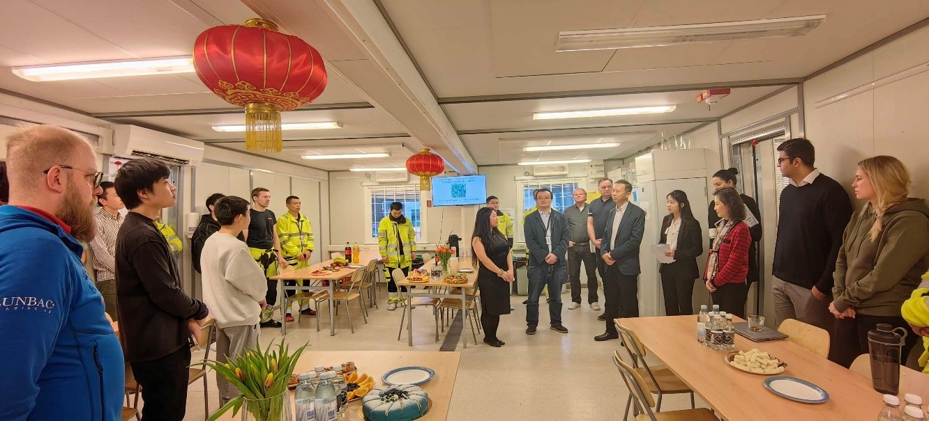 中國駐瑞典大使崔愛民走訪中鐵隧道局集團(tuán)瑞典工程公司。中國駐瑞典大使館供圖