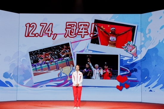 “何以中國·向海泉州”網絡主題活動現場，林雨薇講述奪冠經歷。泉州廣播電視臺供圖
