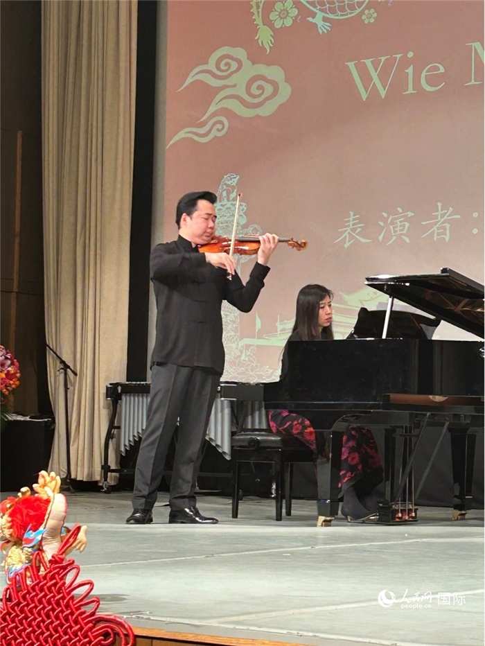 小提琴獨奏《Wie Melodien zieht es mir》《新春樂》，表演者：寧峰、韓卉菁（鋼琴伴奏）