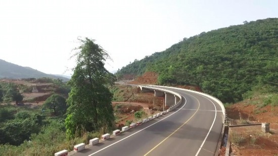 中塞友誼公路。