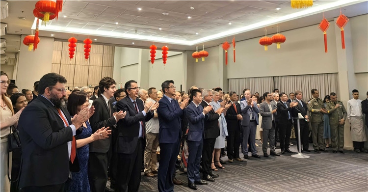 當?shù)貢r間3月27日，中國駐累西腓新任總領事蘭和平舉行到任招待會。圖為招待會現(xiàn)場。中國駐累西腓總領事館供圖