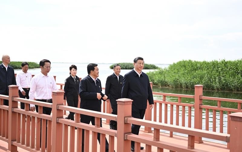 △2023年6月5日，習(xí)近平總書記在烏梁素?？疾?。