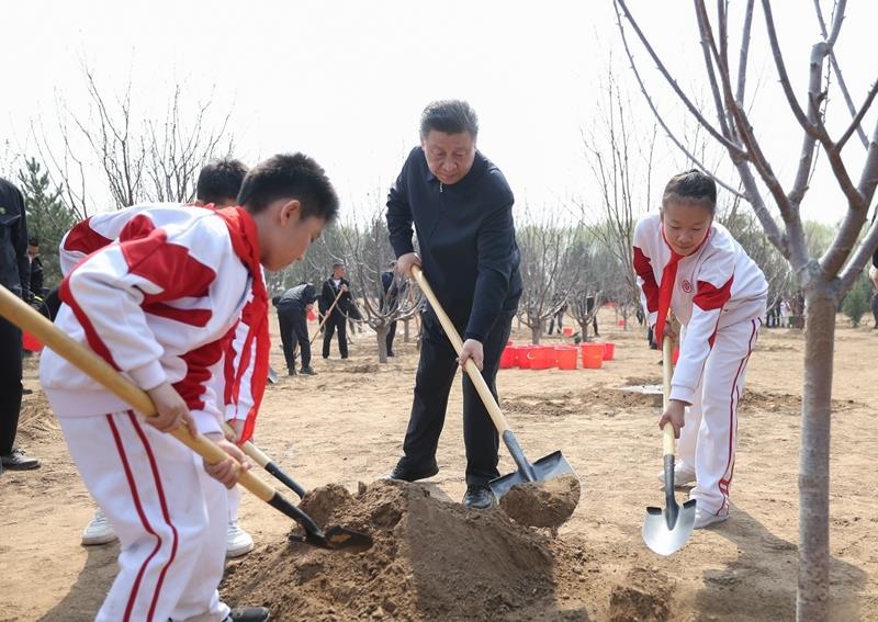 △2024年4月3日，習(xí)近平總書記來(lái)到北京市通州區(qū)潞城鎮(zhèn)參加首都義務(wù)植樹(shù)活動(dòng)。