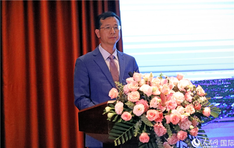 外交部外事管理司副司長(zhǎng)姚紹俊在宣介會(huì)上致辭。人民網(wǎng)記者趙益普