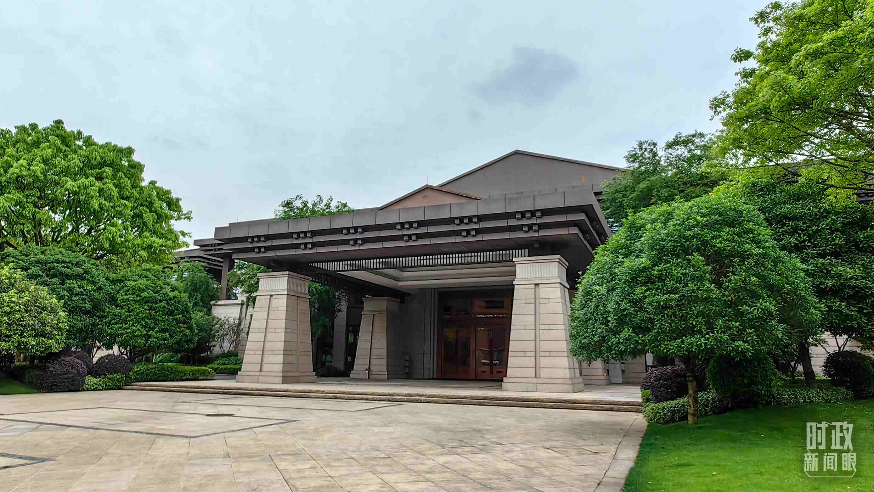 △重慶市渝州賓館，新時代推動西部大開發(fā)座談會在這里召開。（總臺央視記者段德文拍攝）