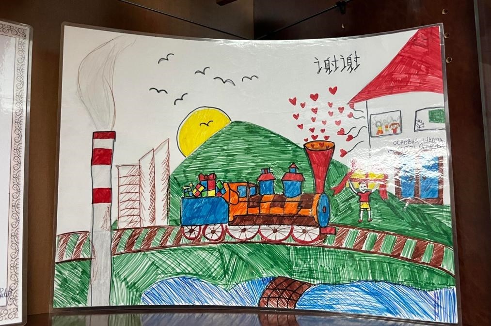 當(dāng)?shù)匦W(xué)生畫筆下的斯梅戴雷沃鋼廠。