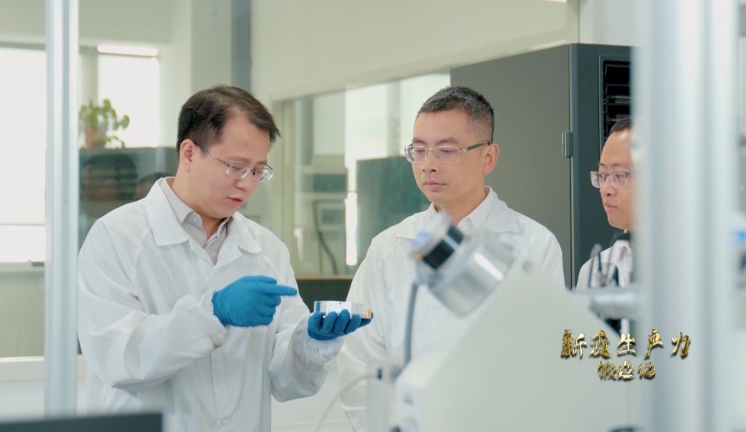 長沙巴斯夫杉杉電池材料研究院，正在進(jìn)行電池材料研究。