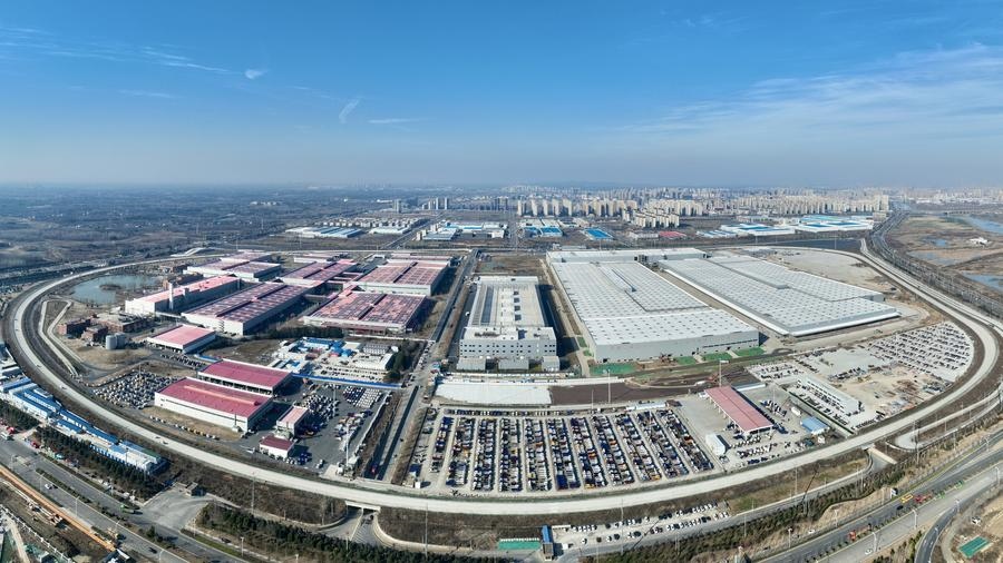 安徽省肥西縣在建的新能源汽車產(chǎn)業(yè)園（2024年1月24日攝，無人機照片）。新華社發(fā)（陳家樂 攝）