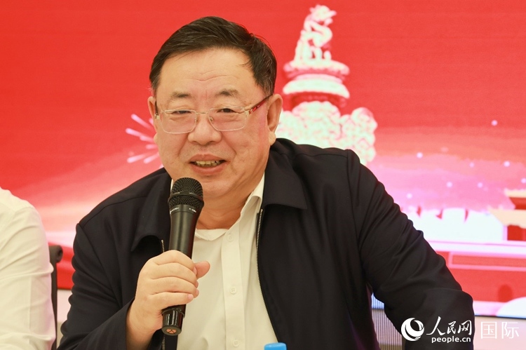 山東省泰安市委書記、市人大常委會主任楊洪濤在座談會上致辭。人民網(wǎng)記者 陳海琪攝
