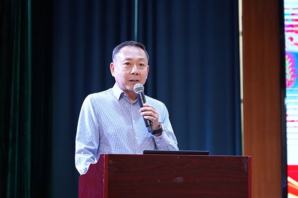 北京大鸞翔宇慈善基金會理事長、周恩來侄外孫沈清講述周恩來的讀書故事。