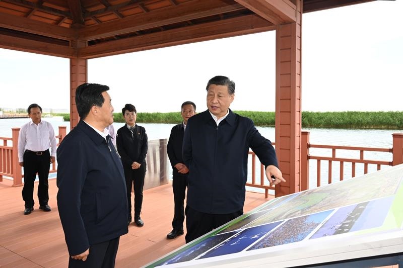 △2023年6月5日，習(xí)近平總書記在烏梁素?？疾臁? width=