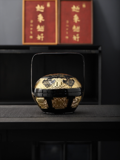 永春漆籃作品《籃犀》。中國美術(shù)館供圖