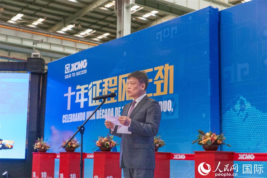 中國貿促會駐巴西代表處總代表郭英會在致辭中表示，過去十年，中巴經貿關系迅猛發(fā)展，數(shù)百家中國企業(yè)進入巴西，投資巴西，為巴西的經濟建設貢獻中國企業(yè)的力量。 人民日報社拉美中心分社 威廉·科埃略·維亞納攝