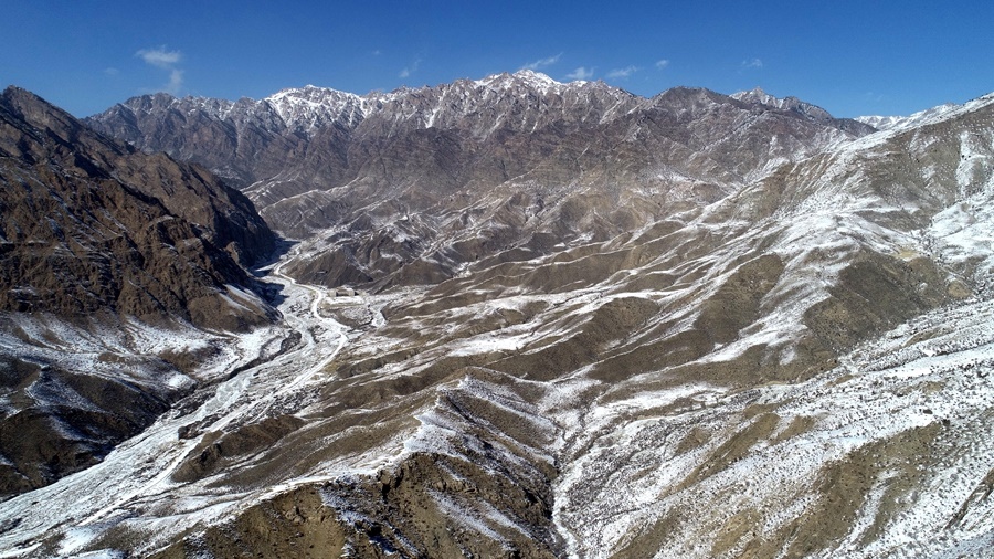 2023年2月9日在寧夏賀蘭山蘇峪口國家森林公園拍攝的雪后賀蘭山（無人機照片）。新華社記者 王鵬 攝