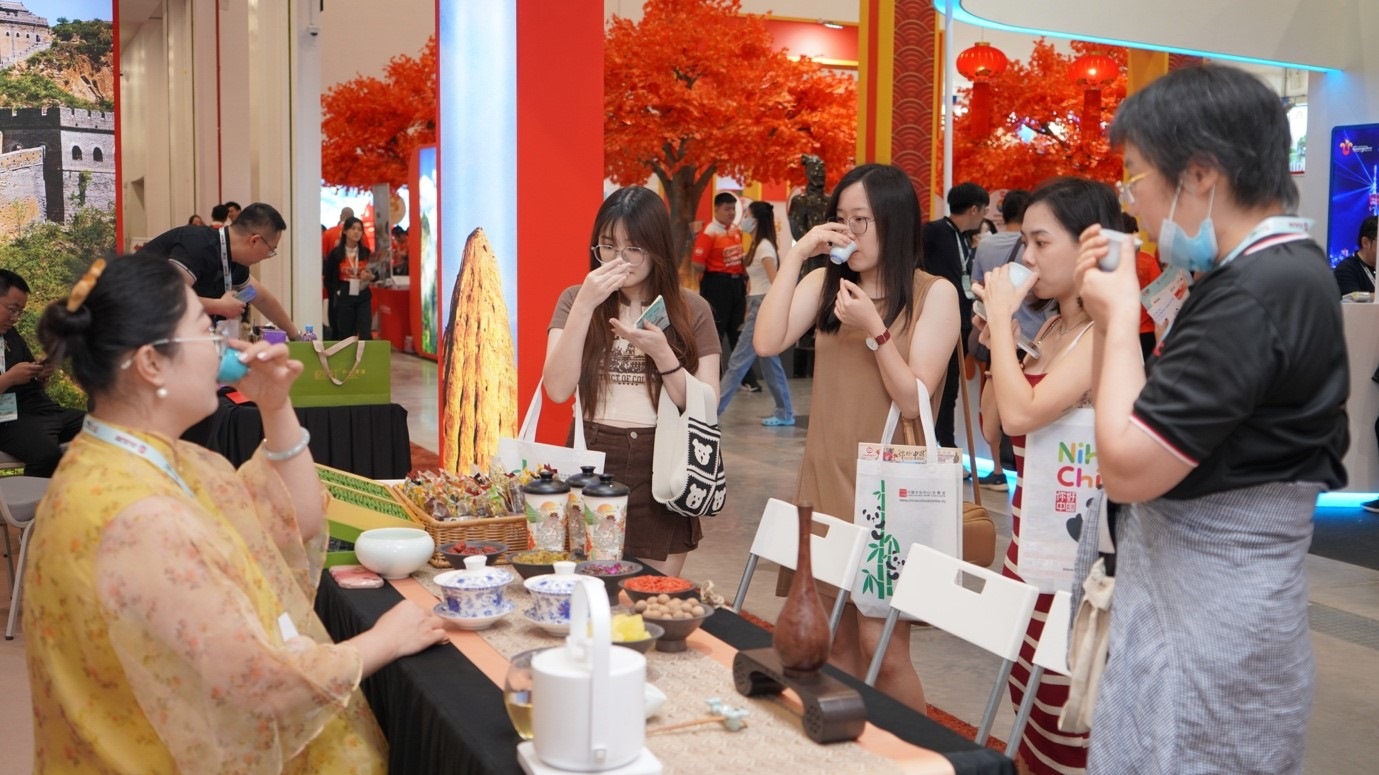 寧夏非遺八寶茶互動(dòng)展示。 吉隆坡中國文化中心供圖