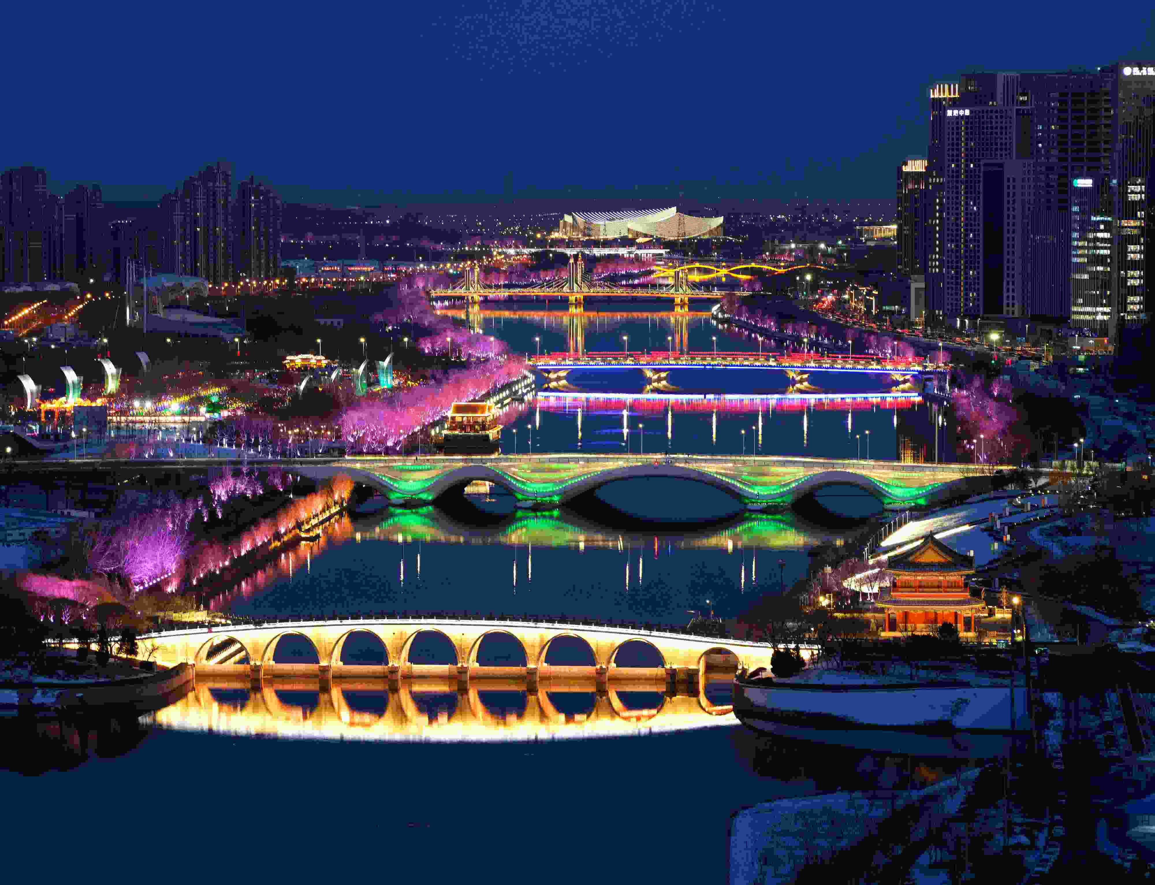 2024年2月22日，京杭大運河北京通州段夜景。