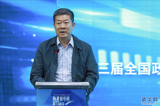 中國版權(quán)協(xié)會理事長、第十三屆全國政協(xié)文化文史和學(xué)習(xí)委員會副主任、新聞出版總署原副署長、國家版權(quán)局原副局長閻曉宏現(xiàn)場致辭