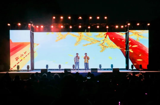 歌曲《啟程》演出現(xiàn)場。供圖：日照職業(yè)技術學院