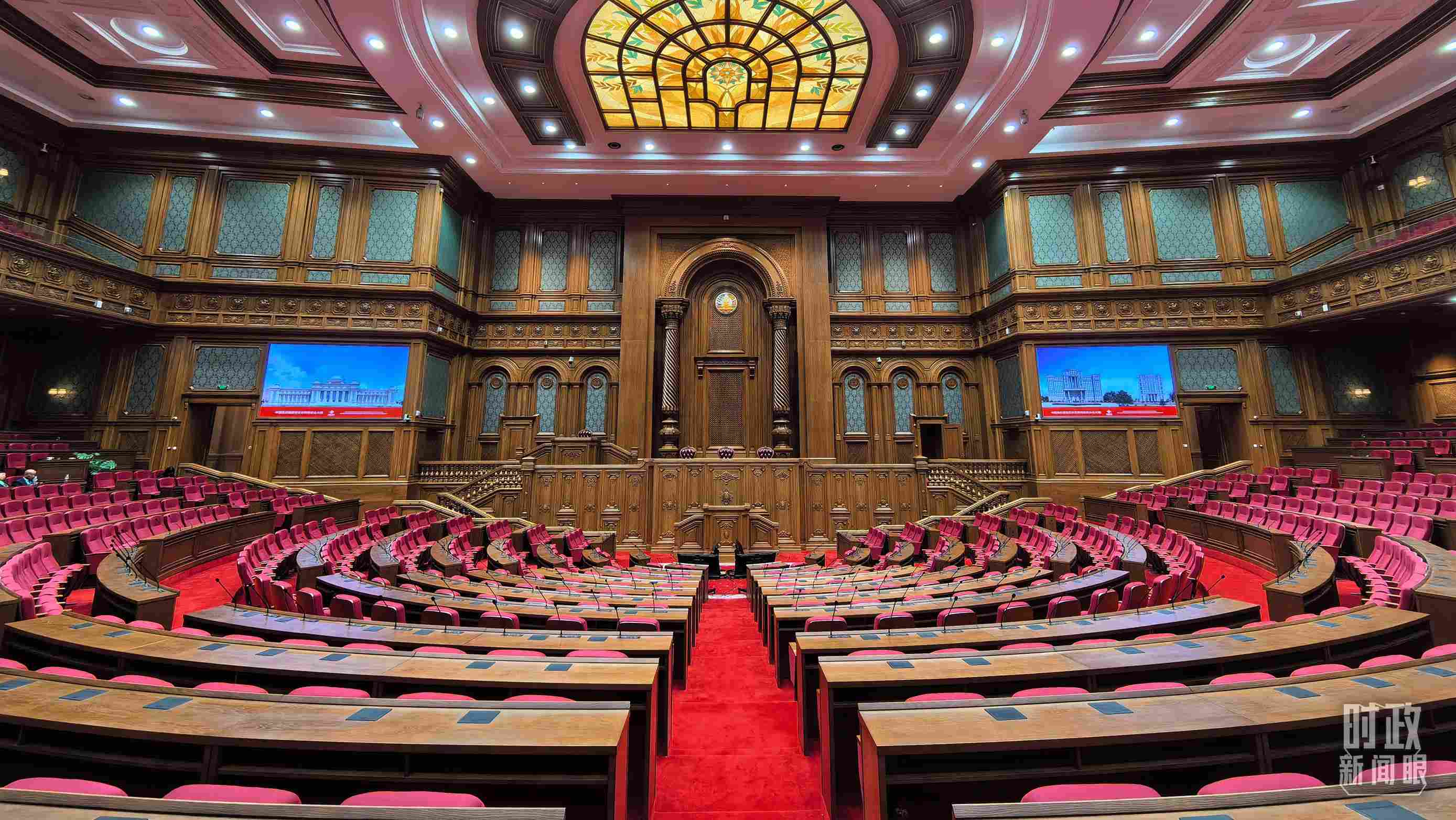 △中方援建塔議會(huì)大樓內(nèi)的聯(lián)席議會(huì)廳。（總臺(tái)央視記者陸泓宇拍攝）