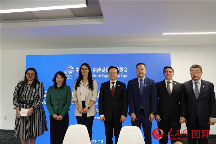 嘉賓合影。人民網(wǎng) 埃內(nèi)斯托·多明戈斯攝