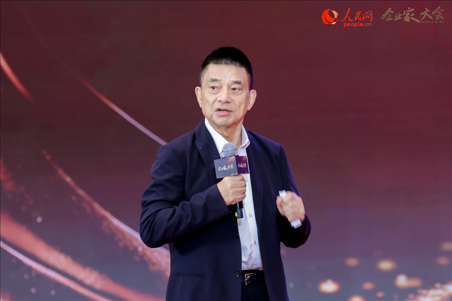 全國政協(xié)委員、新希望集團董事長劉永好。人民網(wǎng)記者 許維娜攝